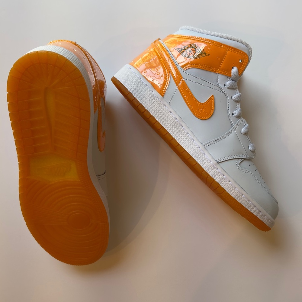 SOLD: NWT 2024 Air Jordan 1 Mid SE GS 'Gatorade Pack - Orange' - Picture 4 of 7
